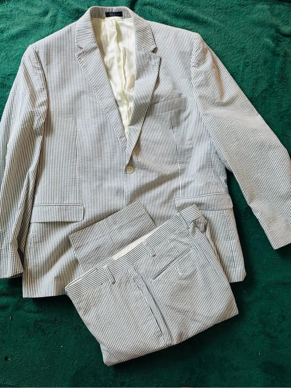 Ralph Lauren Blue & White Seersucker Men’s Suit (blazer: 46R slim fit)